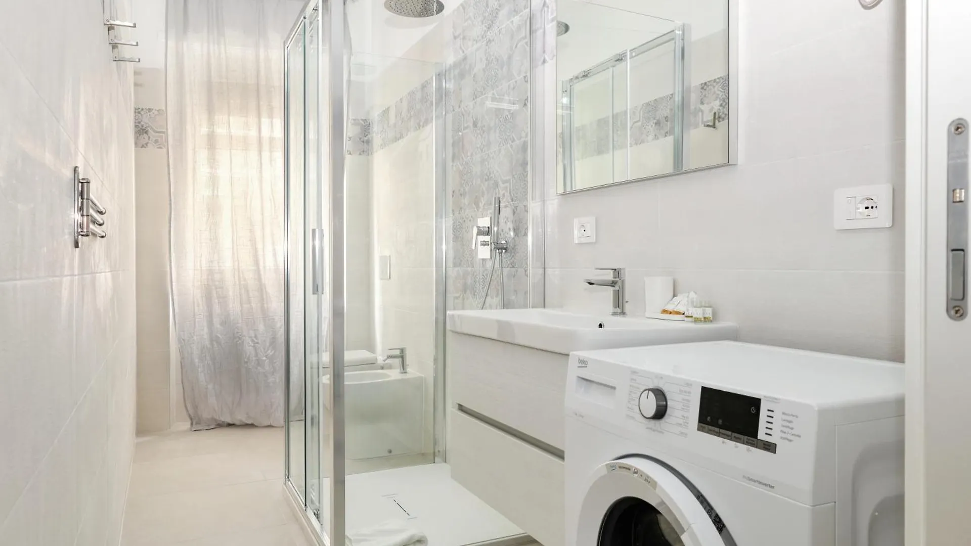 Joivy Charming 2Br Flat Near Citylife Milano 0*,